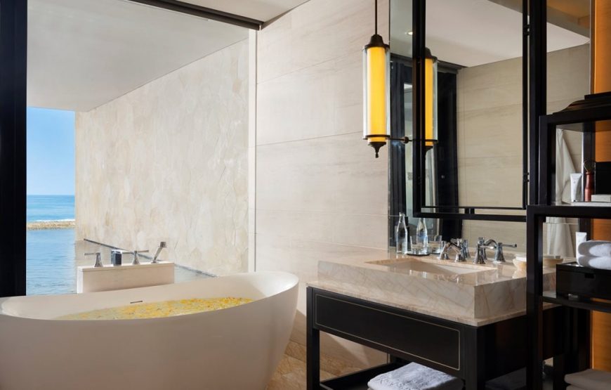 Grand Deluxe Ocean Court Room - Luxury Bali Travel