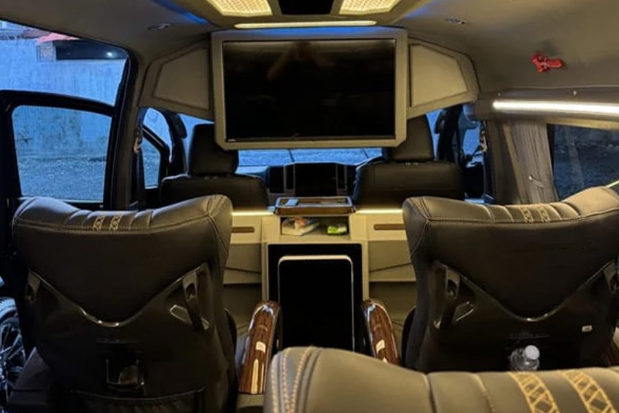 Toyota HiAce Premio (6 – 8-Seater) – Luxury