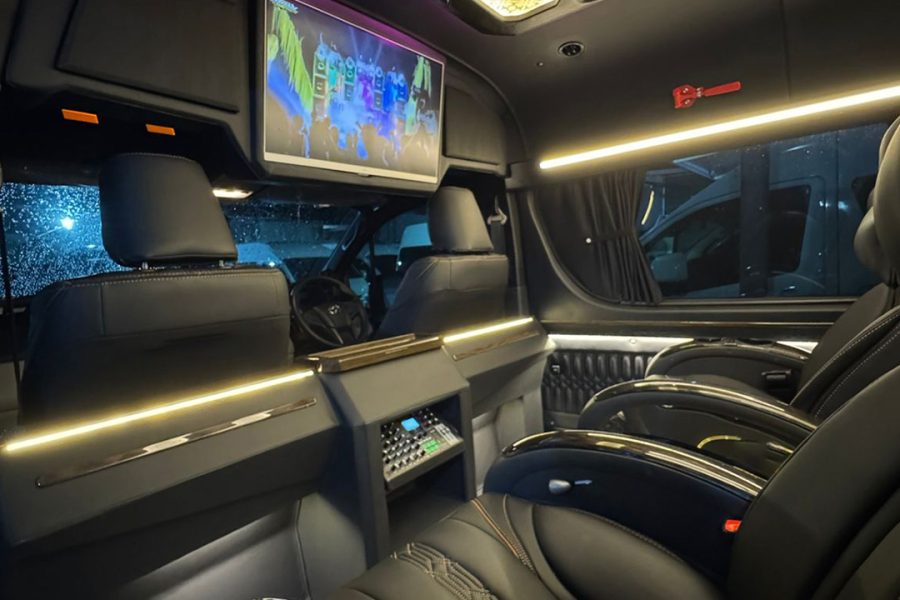 Toyota HiAce Premio (6 – 8-Seater) – Luxury