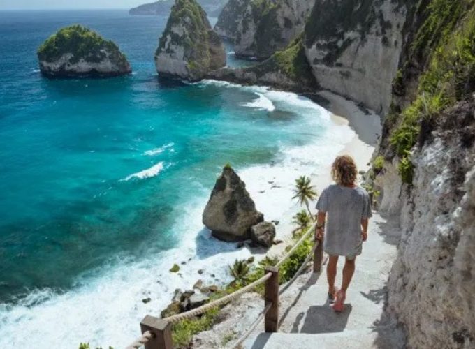 Diamond Beach Nusa Penida by Luxury Bali Travel